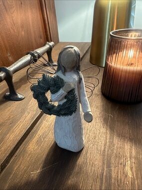 Willow Tree White Angel Figurine with Green Wreath